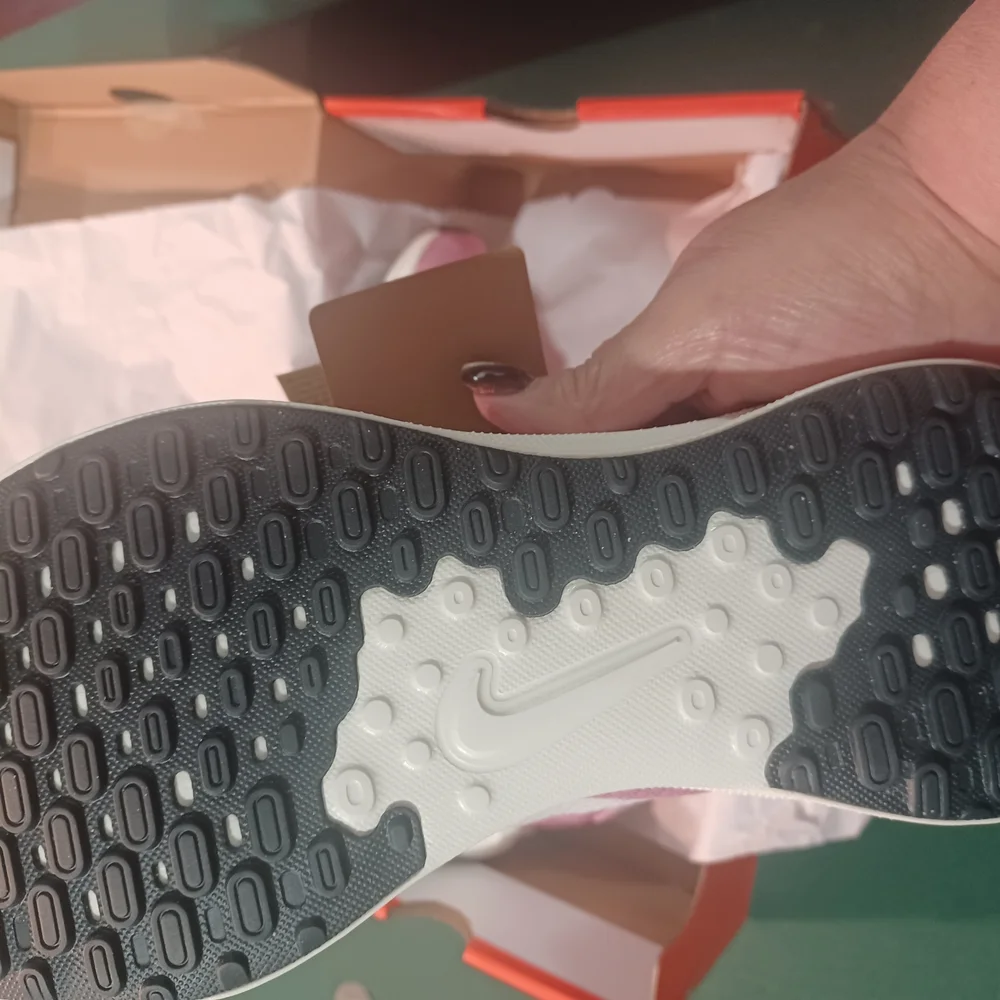 Nike Revolution 7 Women's Pink Athletic Shoes - Picture 8 of 9